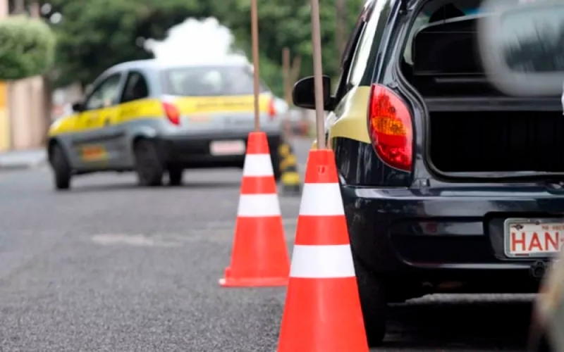 Aula de Direção de Carros Saúde - Aulas de Direção para Habilitados